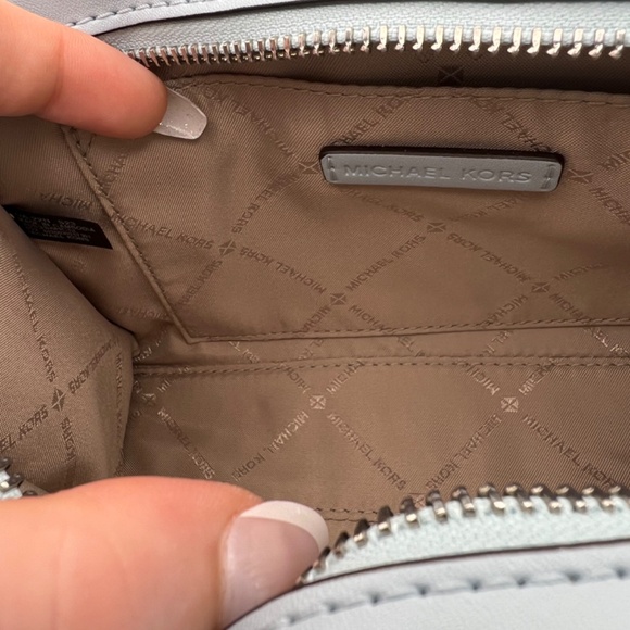 MAKE OFFER! Michael Kors Sheila Small Non-Leather Vegan Crossbody Bag Vista Blue - Picture 5 of 9